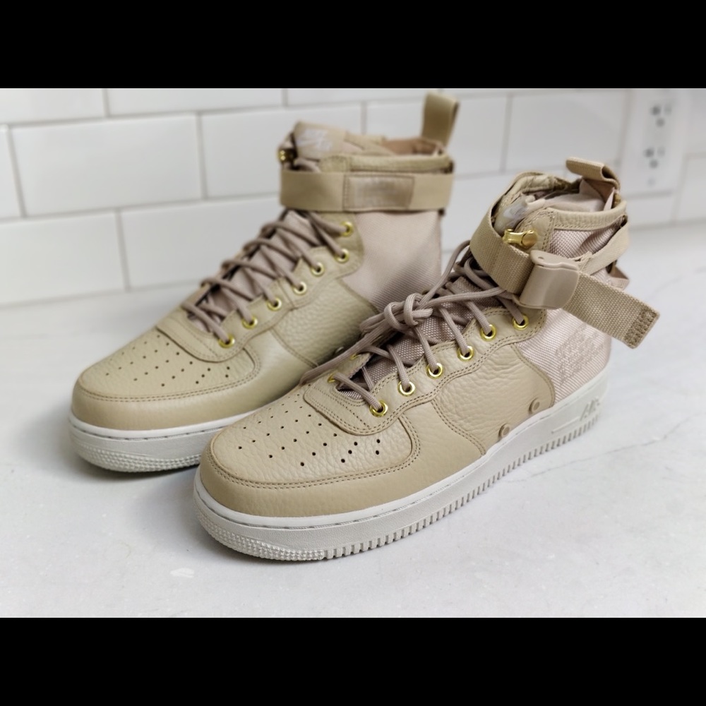 Air Force 1 Mids.